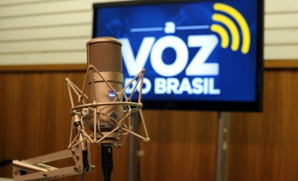 Temer sanciona lei que flexibiliza horrio de A Voz do Brasil