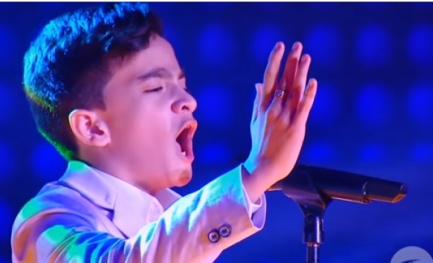 The Voice Kids: garoto canta Ave Maria e emociona pblico e jurados