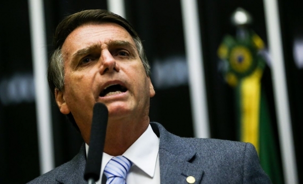 Bolsonaro diz que hoje bate o martelo sobre reforma da Previdncia