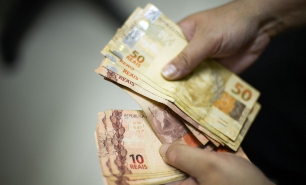 Governo prope salrio mnimo de R$ 1.040 para o prximo ano