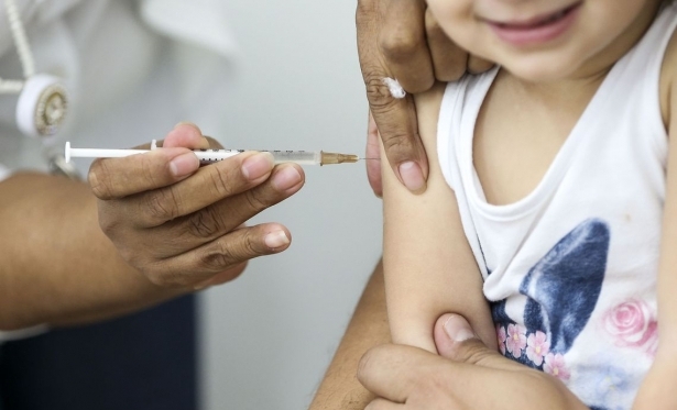 Sarampo: ministrio recomenda vacinao de crianas que vo viajar