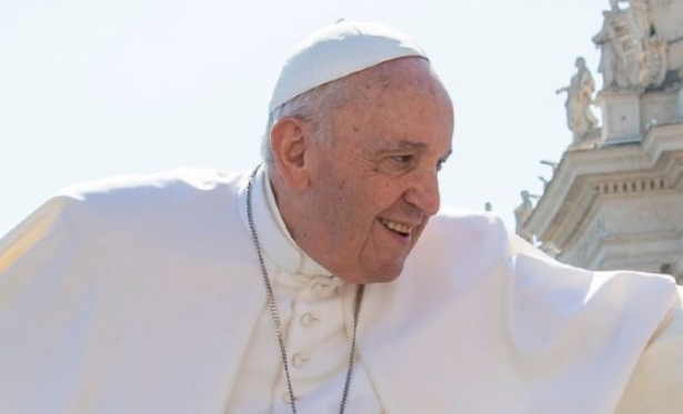 Papa faz visita surpresa  Comunidade Novos Horizontes