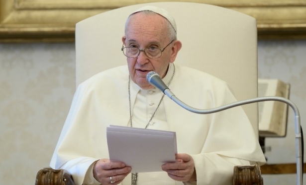 O Papa: aprender com Abrao a rezar com f, a falar com Deus como um filho ao pai