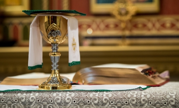 A Santa Missa no pode ser trocada por oraes pessoais: sem ela, no h f catlica