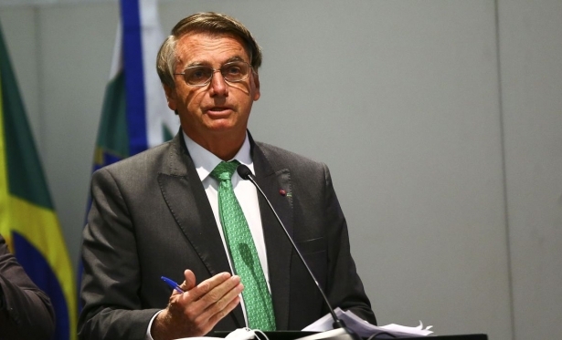 Presidente edita decreto que regulamenta o Auxlio Brasil